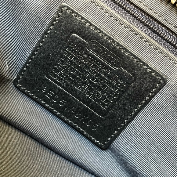 Coach Signature Hampton Bag Signature Canvas Shoulder Bag - Picture 8 of 8